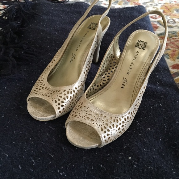 *Free with Purchase* Anne Klein “Odea” slingback heels - Picture 1 of 4